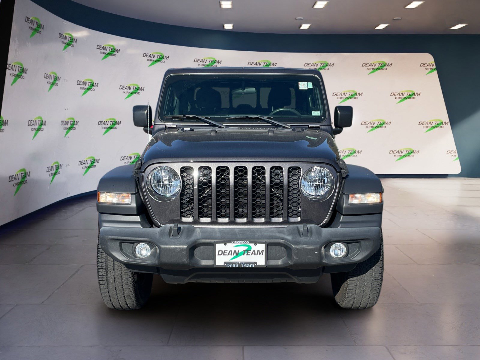 Used 2020 Jeep Gladiator Sport image 6