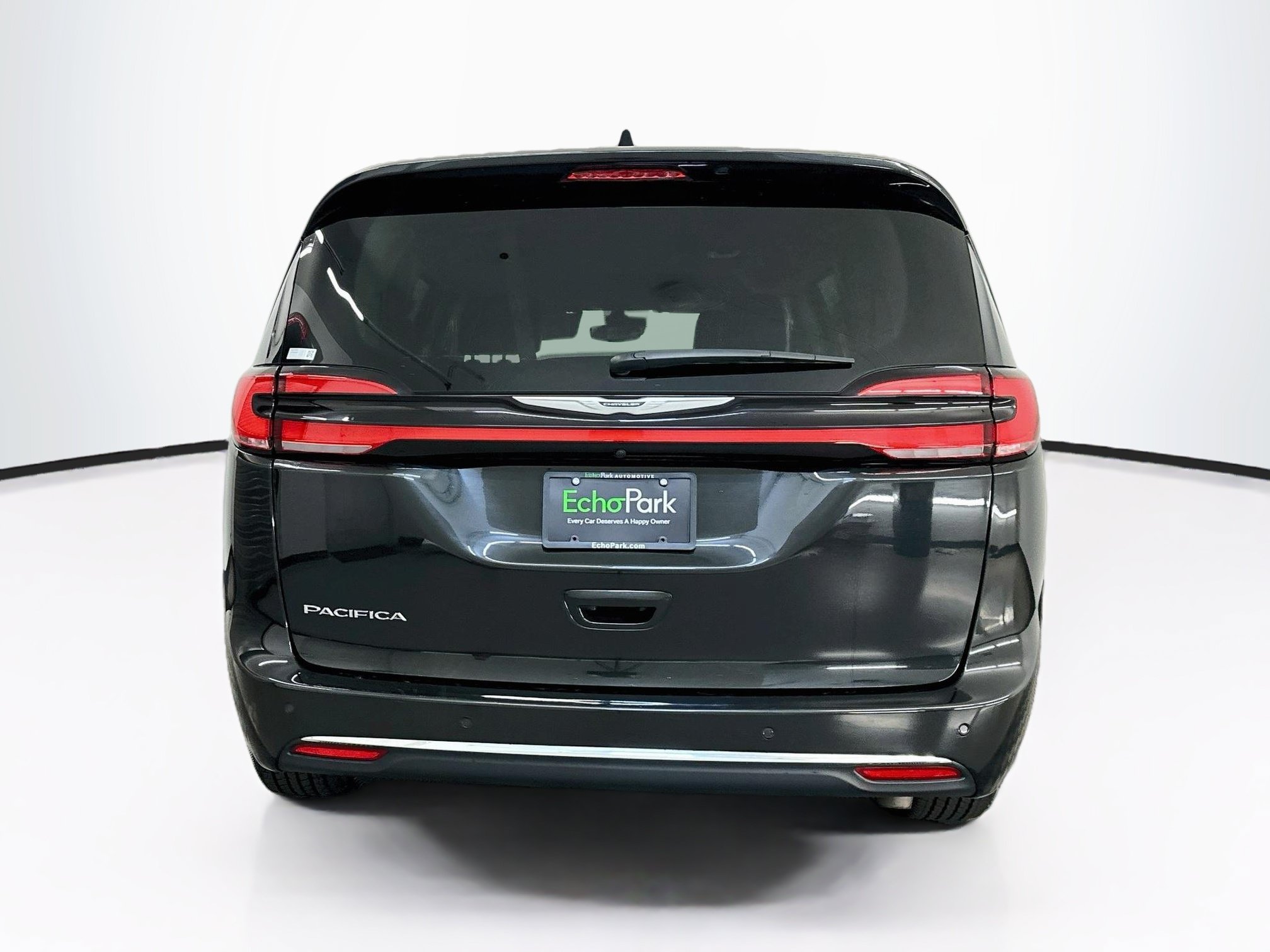 Used 2023 Chrysler Pacifica Touring-L FWD image 7