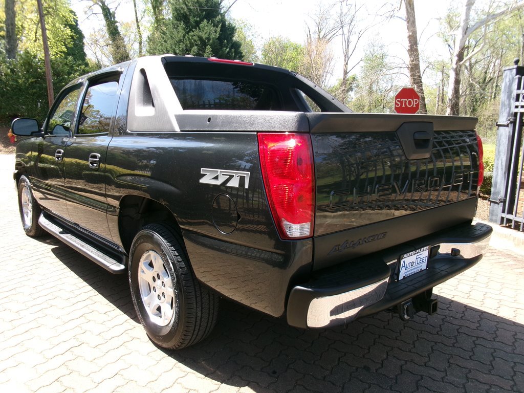 Used 2003 Chevrolet Avalanche 4x4 w/ Suspension Package, Off-Road image 7