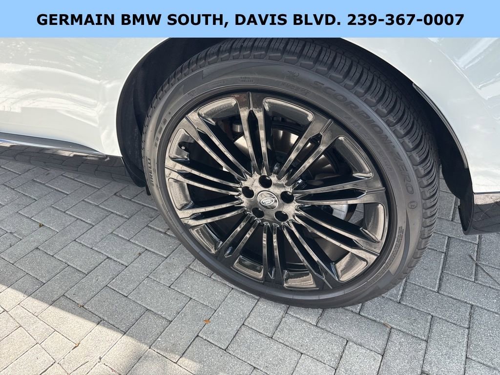 Used 2022 Land Rover Range Rover SE image 20
