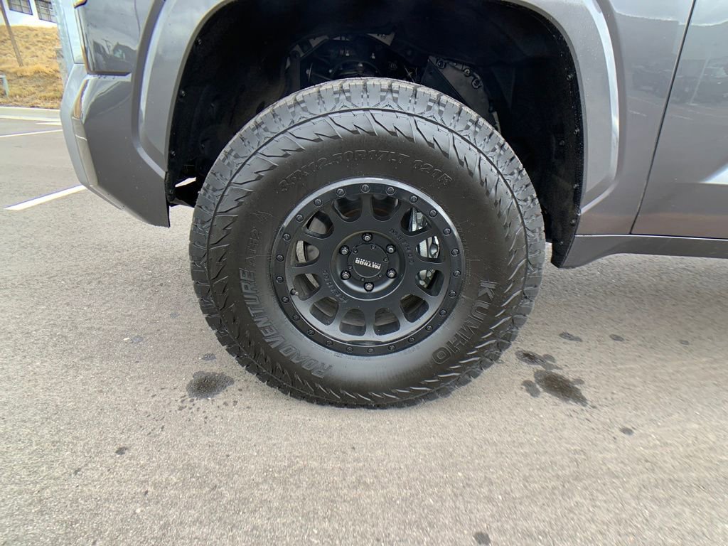 Used 2023 Toyota Tundra Limited w/ Power Package image 28