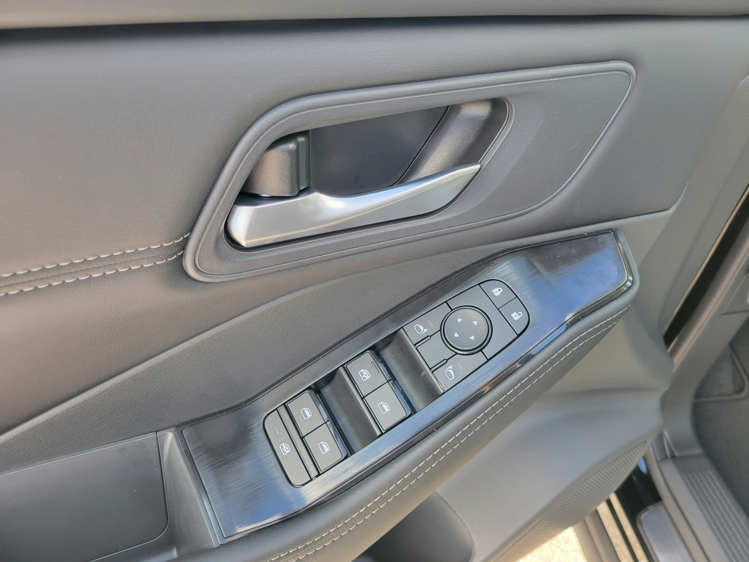 New 2026 Nissan Rogue Dark Armor FWD image 15