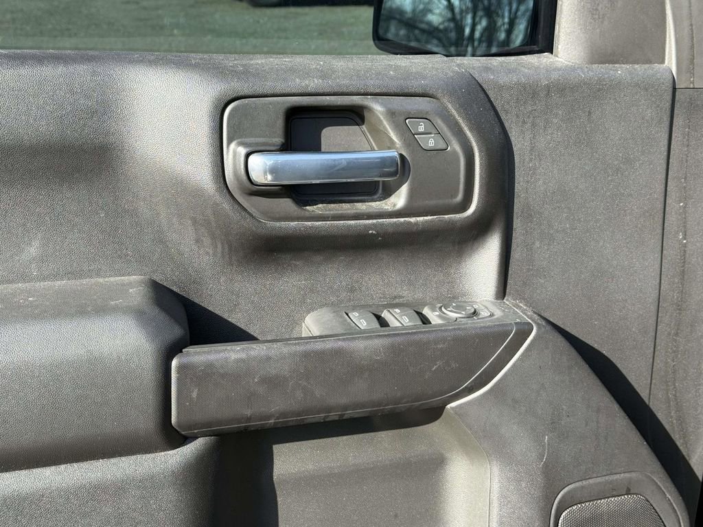 Used 2022 Chevrolet Silverado 1500 Custom image 24