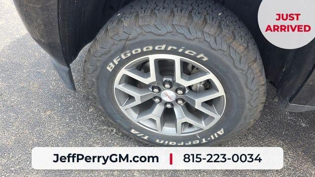 Used 2015 GMC Canyon SLE w/ All-Terrain Package AWD/4WD image 11