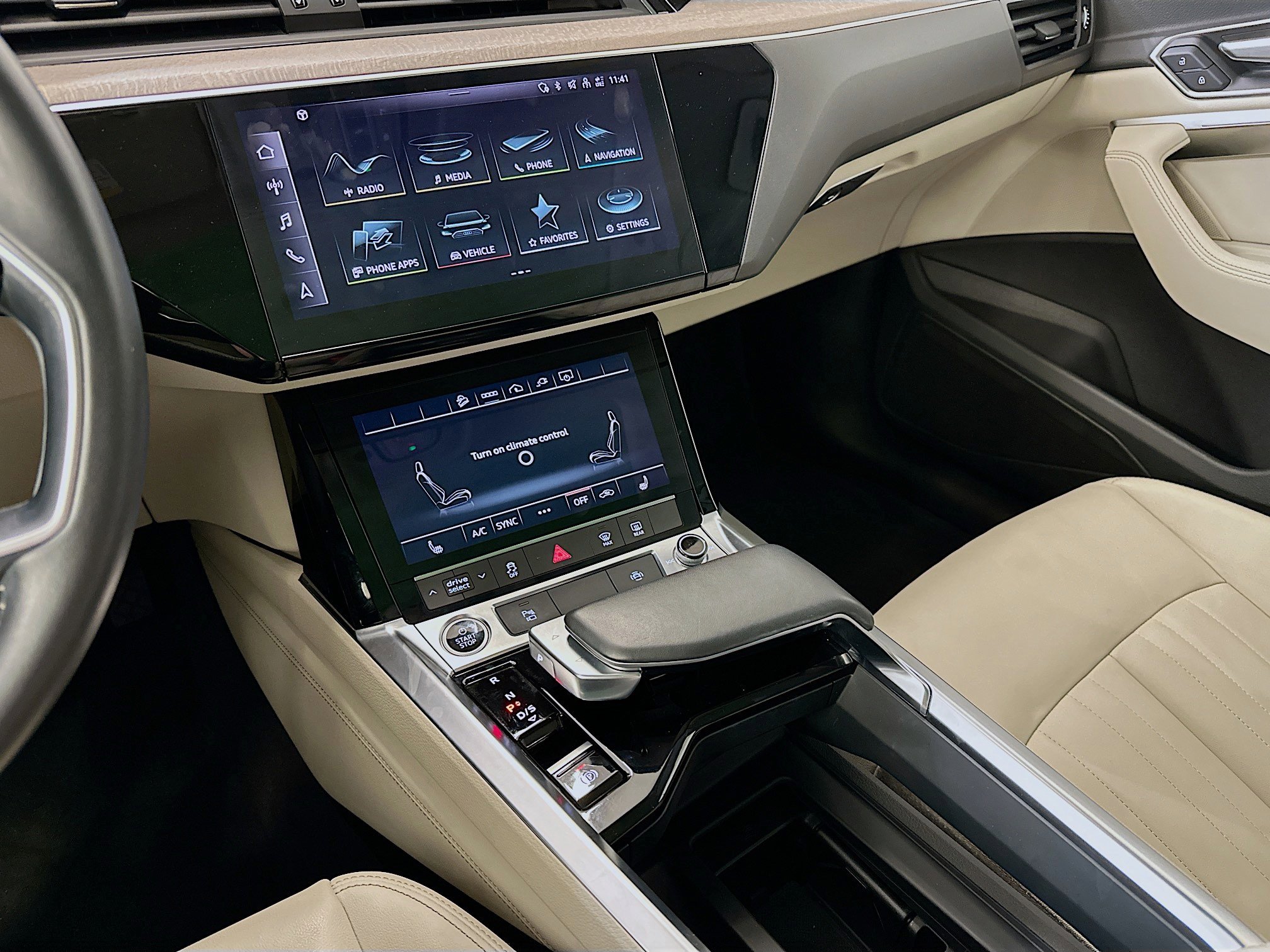 Used 2021 Audi e-tron Premium w/ Convenience Plus Package AWD/4WD image 26