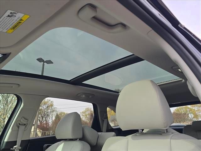 Certified 2025 Kia Sorento S w/ Panoramic Sunroof Package FWD image 16