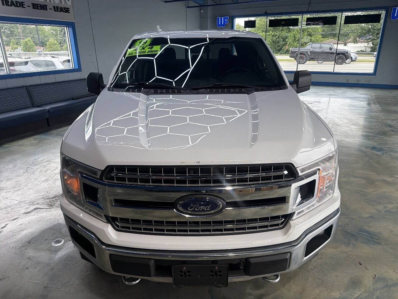 Used 2018 Ford F150 XLT w/ Equipment Group 302A Luxury AWD/4WD image 6