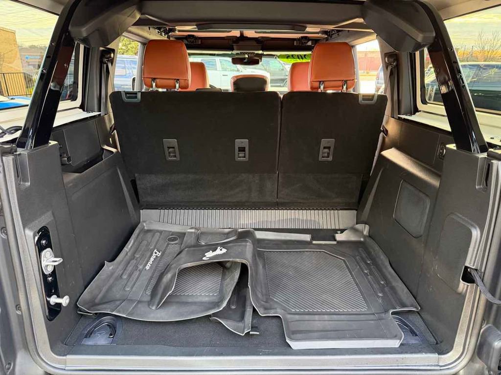 Used 2025 Ford Bronco Heritage Edition AWD/4WD image 12