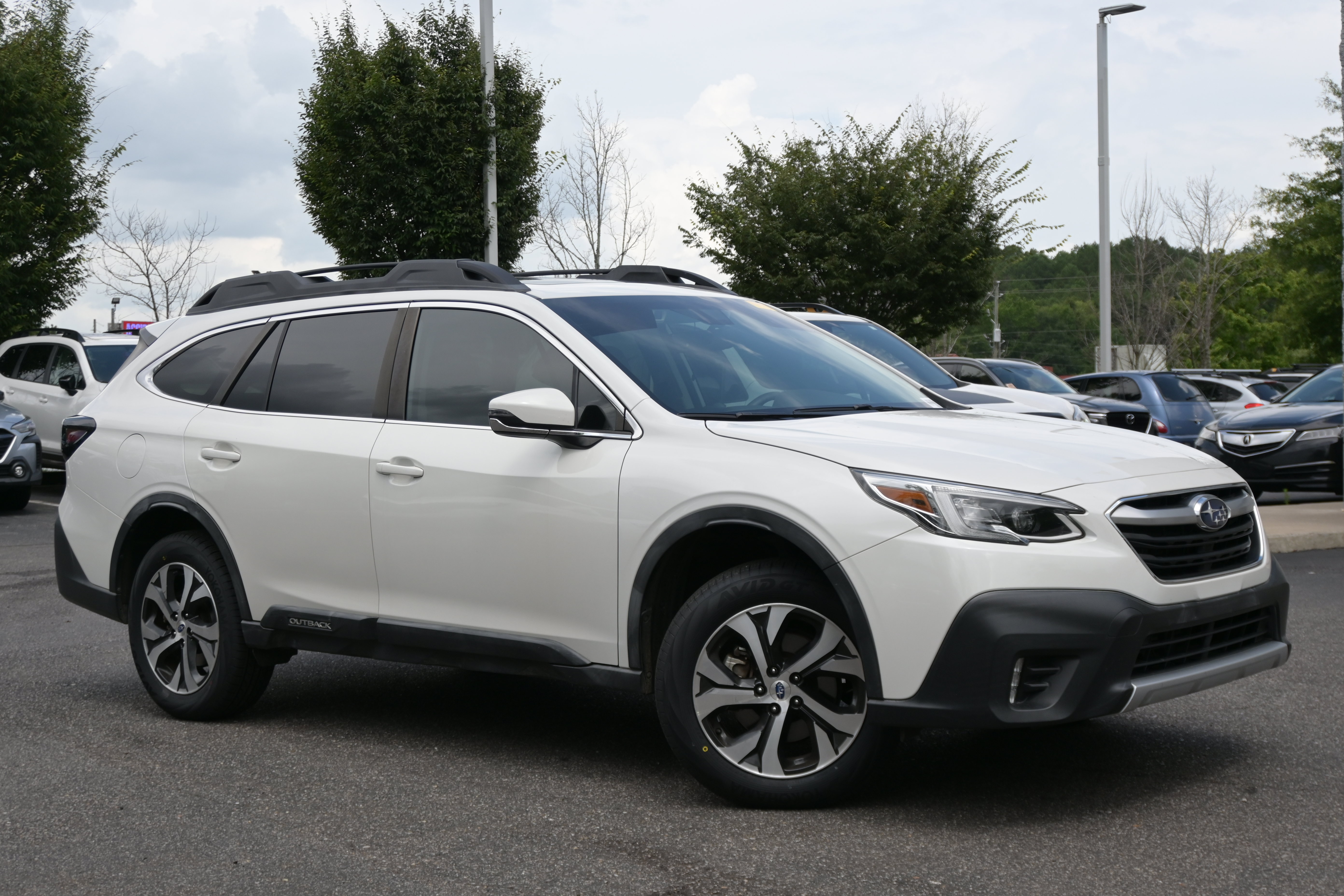 Used 2020 Subaru Outback Limited XT AWD/4WD image 2