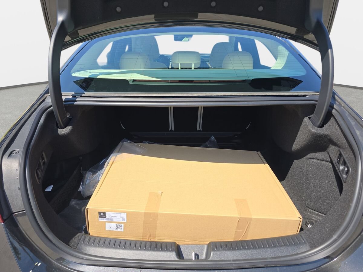 New 2026 Mercedes-Benz E 350 4MATIC Sedan image 12