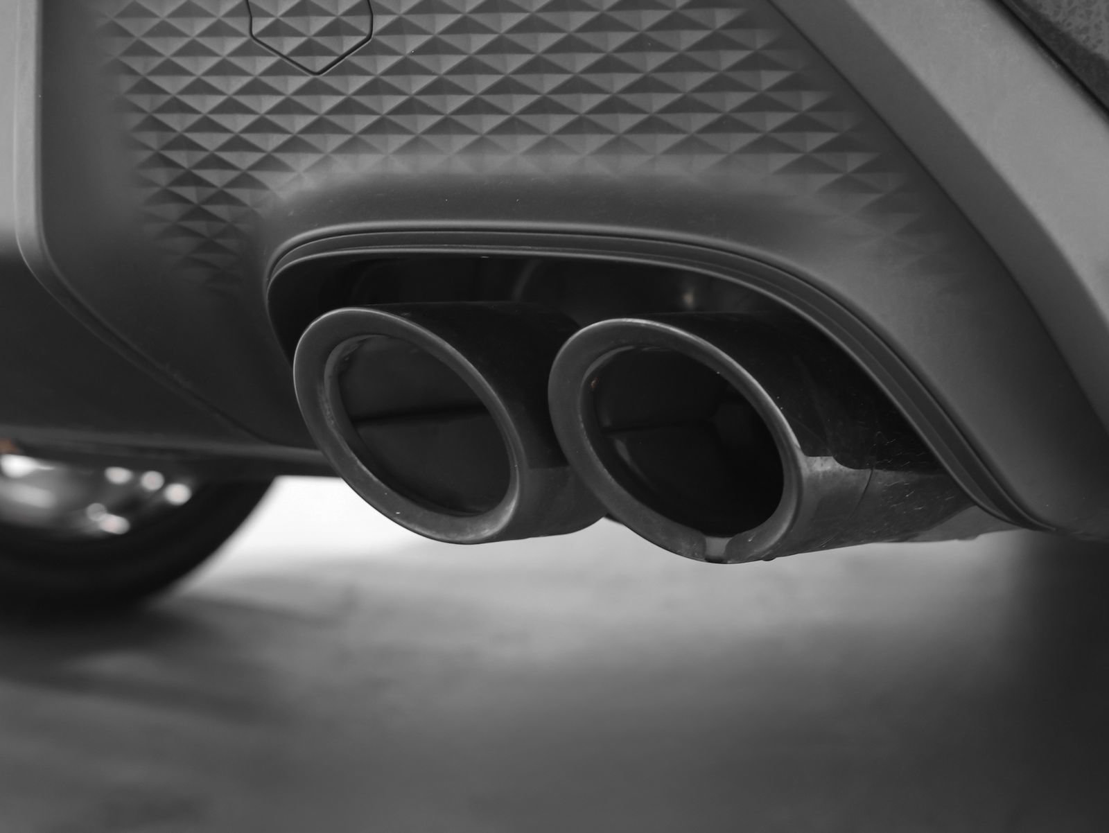 Certified 2023 Porsche Macan image 17