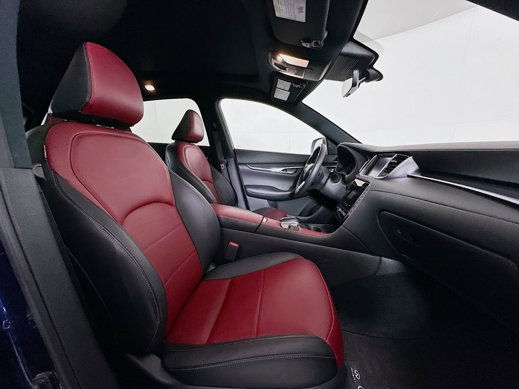 Used 2023 INFINITI QX50 Sport image 32