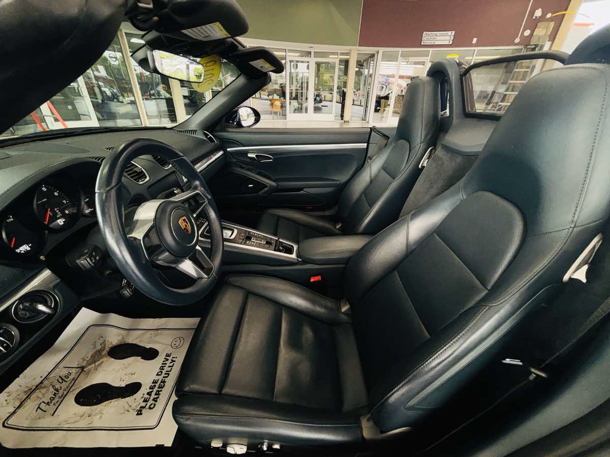 Used 2019 Porsche 718 Boxster RWD image 27