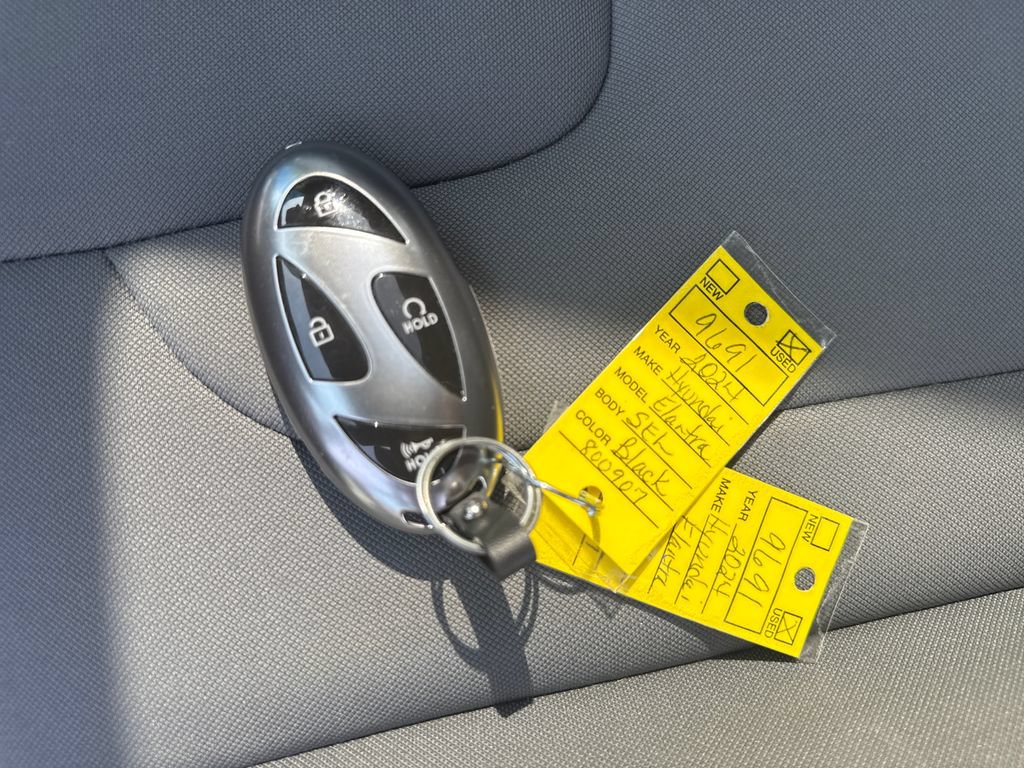 Used 2024 Hyundai Elantra SEL w/ Convenience Package FWD image 32