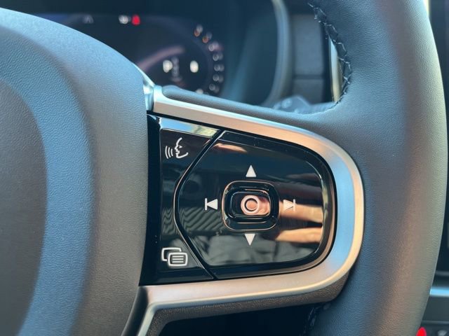 New 2026 Volvo XC90 B6 Core w/ Protection Package image 30