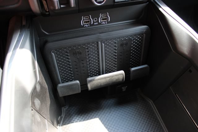 Used 2026 RAM 3500 Laramie w/ Night Edition AWD/4WD image 32