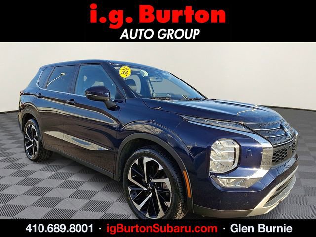 Used 2024 Mitsubishi Outlander SE image 1