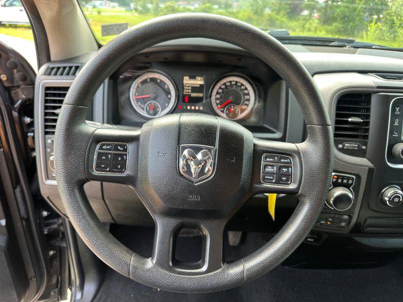 Used 2019 RAM 1500 Express AWD/4WD image 13