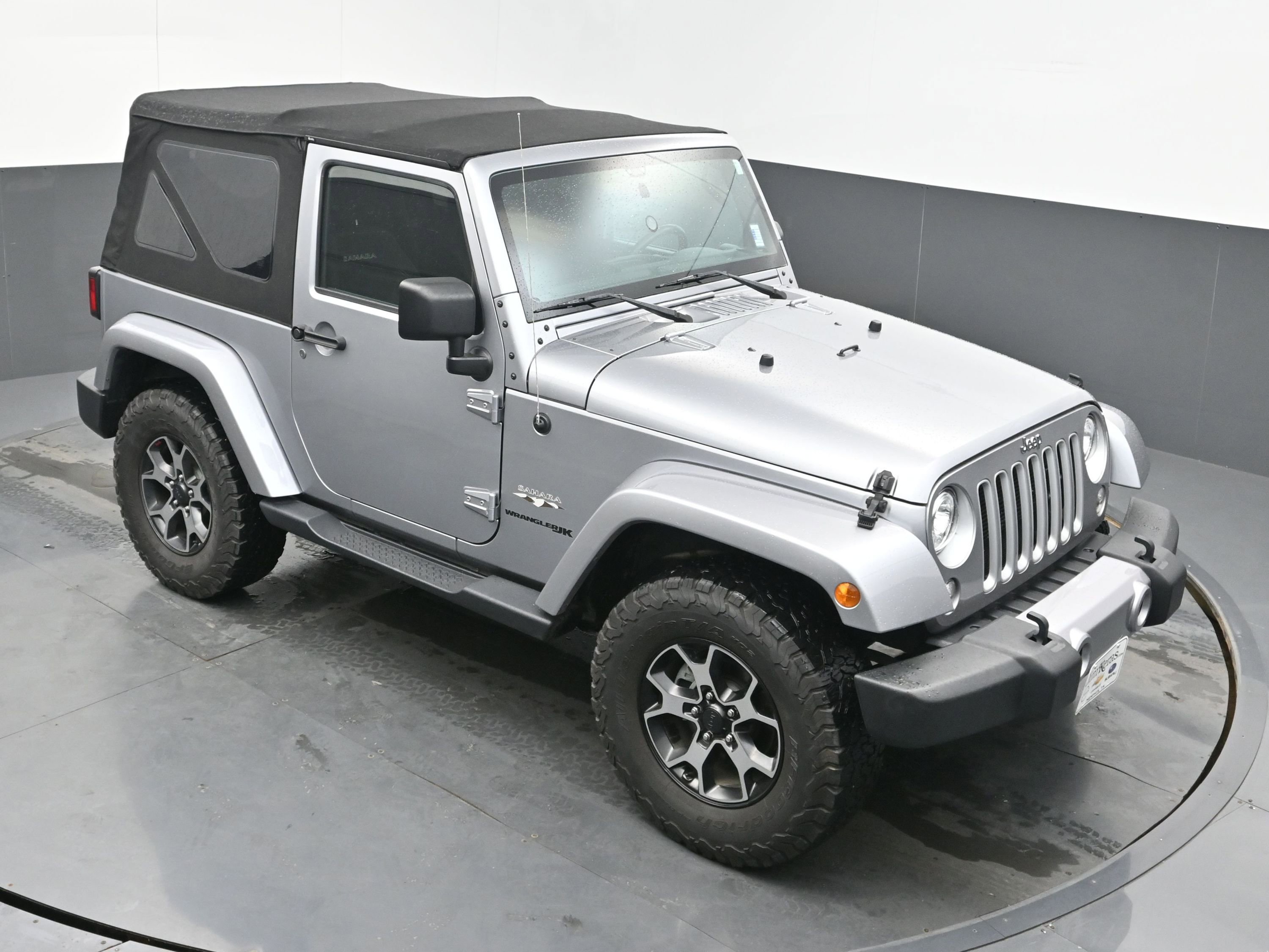 Used 2018 Jeep Wrangler Sahara w/ Connectivity Group image 30