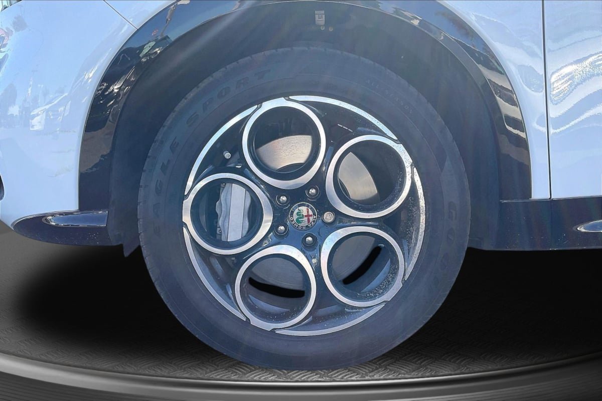 Used 2024 Alfa Romeo Tonale Ti w/ Premium Interior Package AWD/4WD image 9