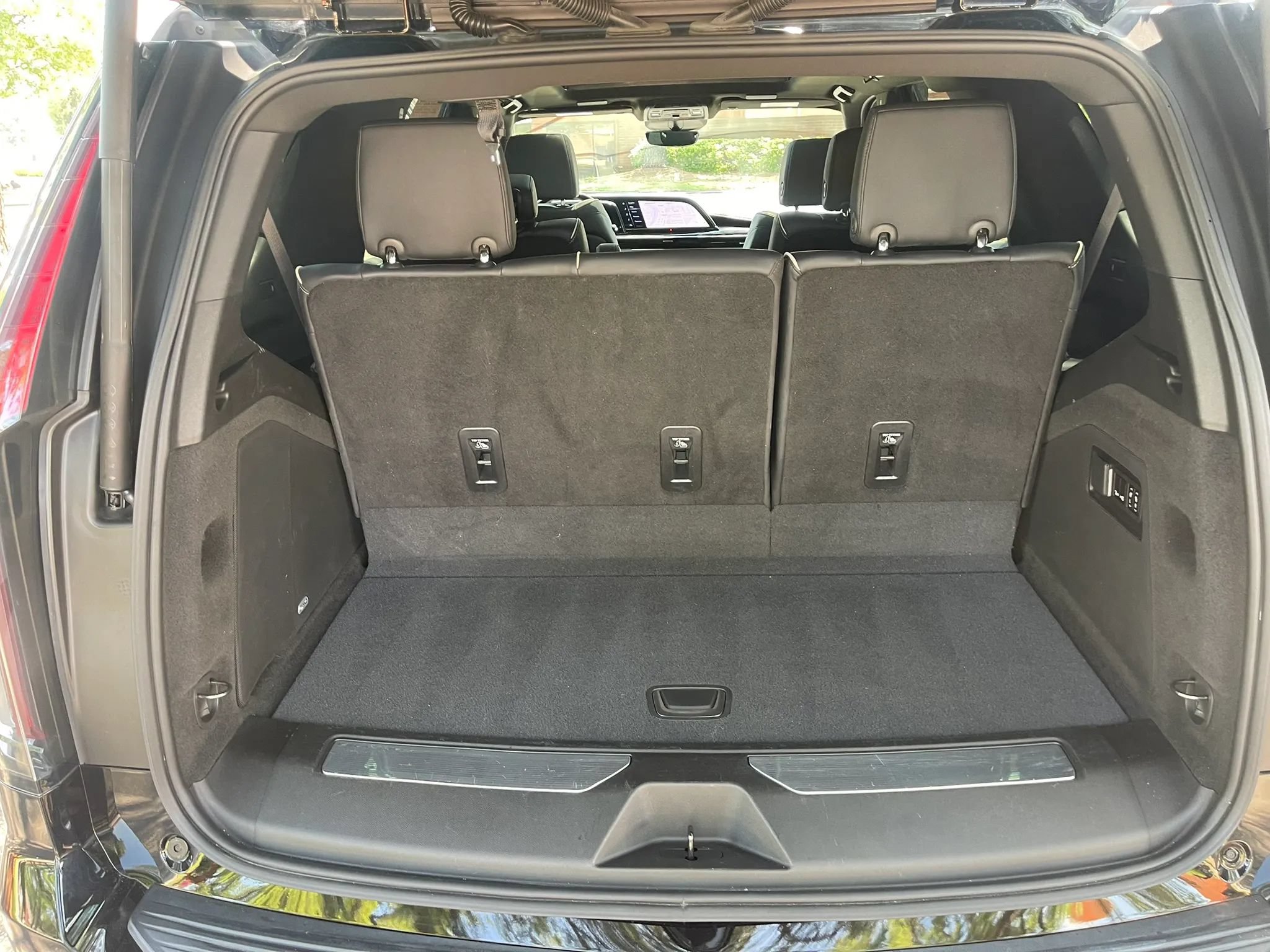 Used 2023 Cadillac Escalade Sport w/ Touring Package AWD/4WD image 15