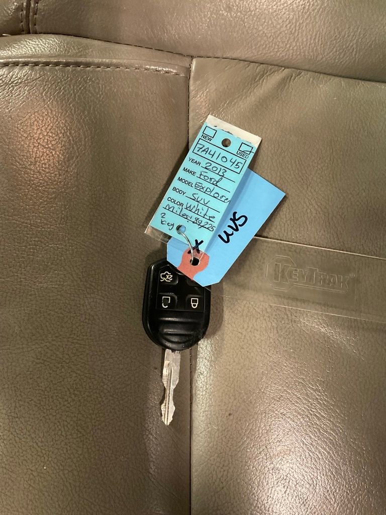 Used 2013 Ford Explorer XLT image 39