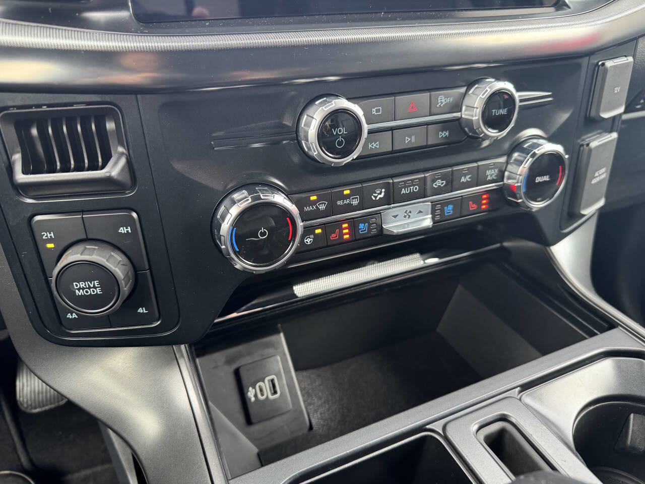 Used 2025 Ford F150 Lariat image 14