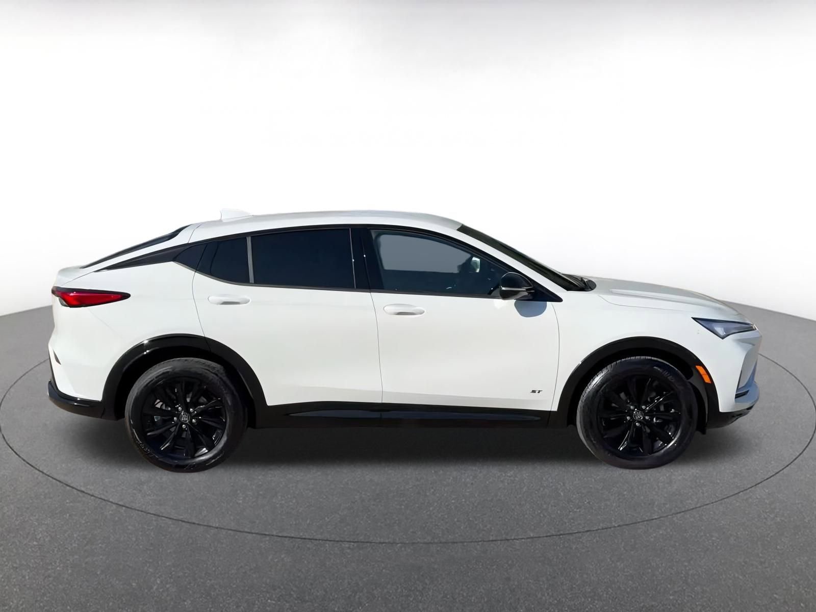 Used 2025 Buick Envista Sport Touring image 16