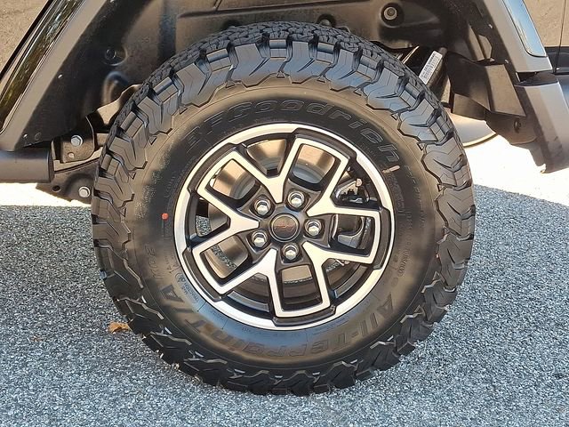New 2026 Jeep Wrangler Unlimited Rubicon w/ Technology Group image 5