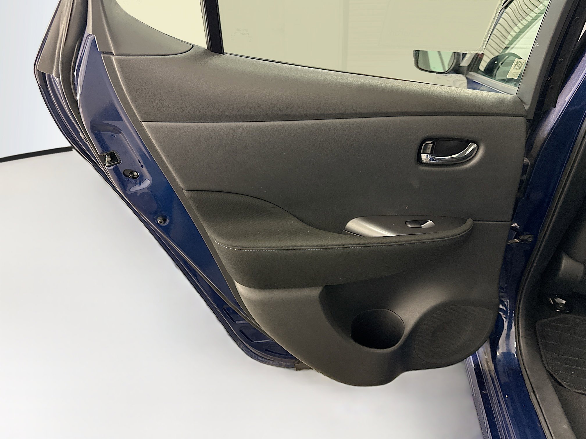 Used 2025 Nissan Leaf S image 26