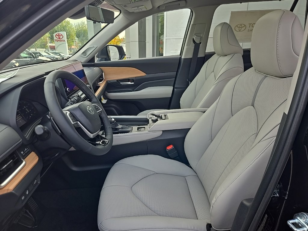 New 2026 Toyota Grand Highlander AWD image 12