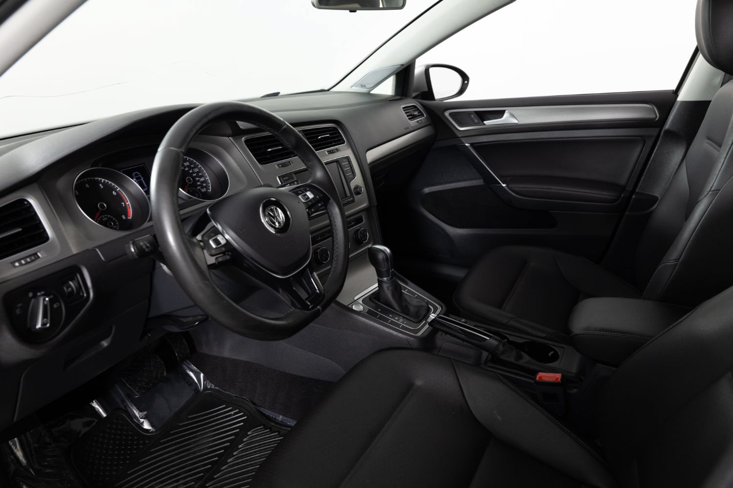 Used 2017 Volkswagen Golf SE FWD image 13
