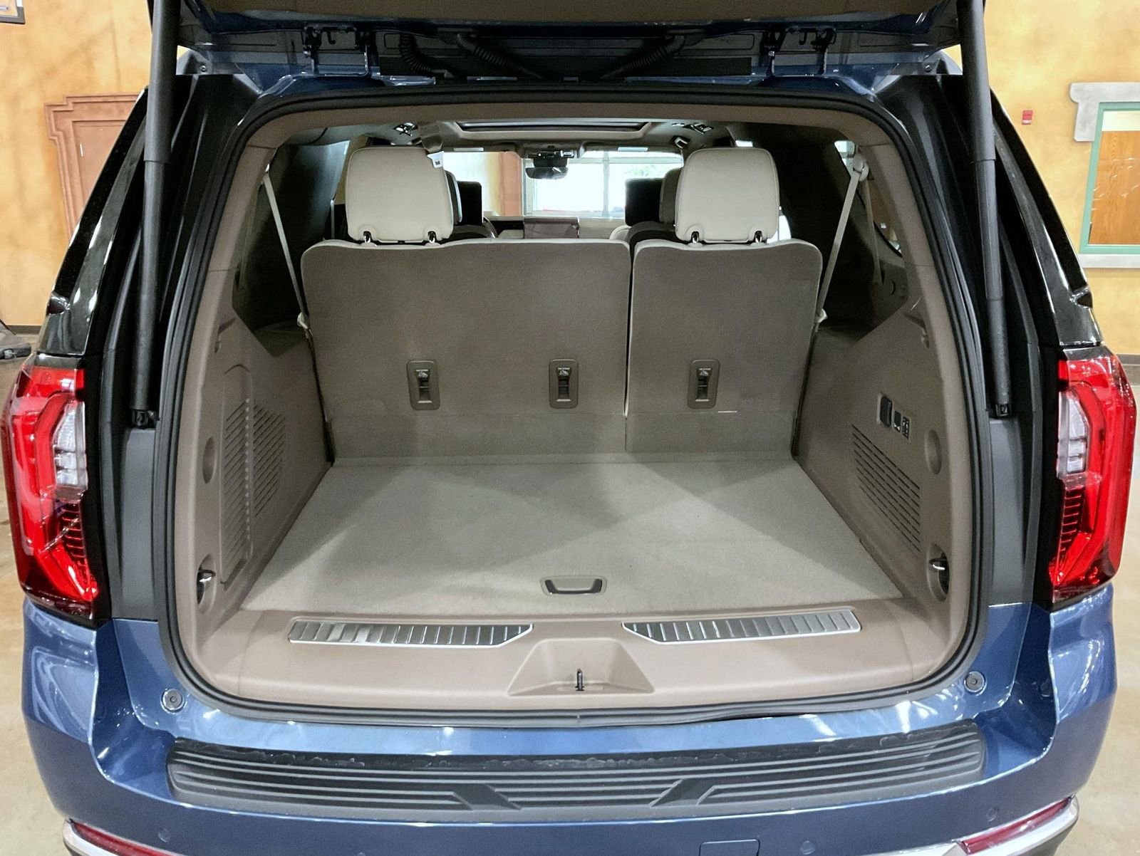 New 2026 GMC Yukon XL Denali image 24