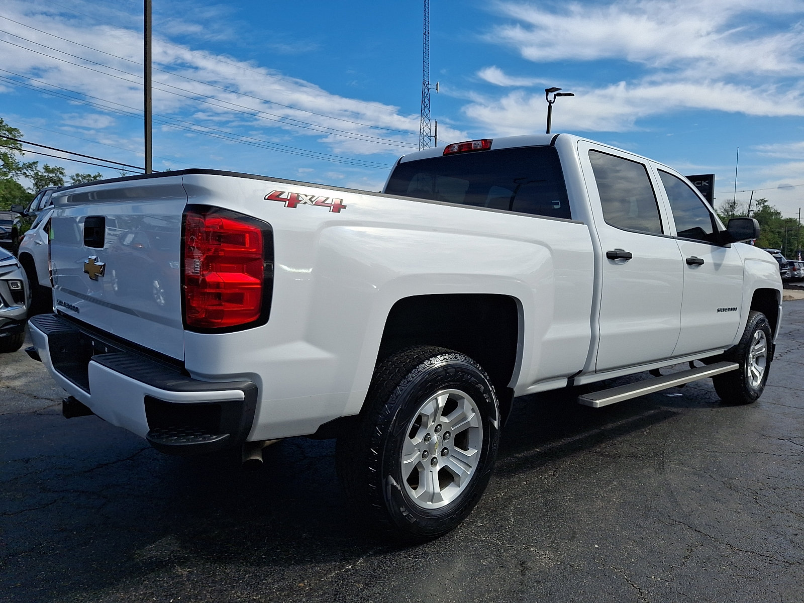 Used 2018 Chevrolet Silverado 1500 Custom w/ Custom Value Package AWD/4WD image 6