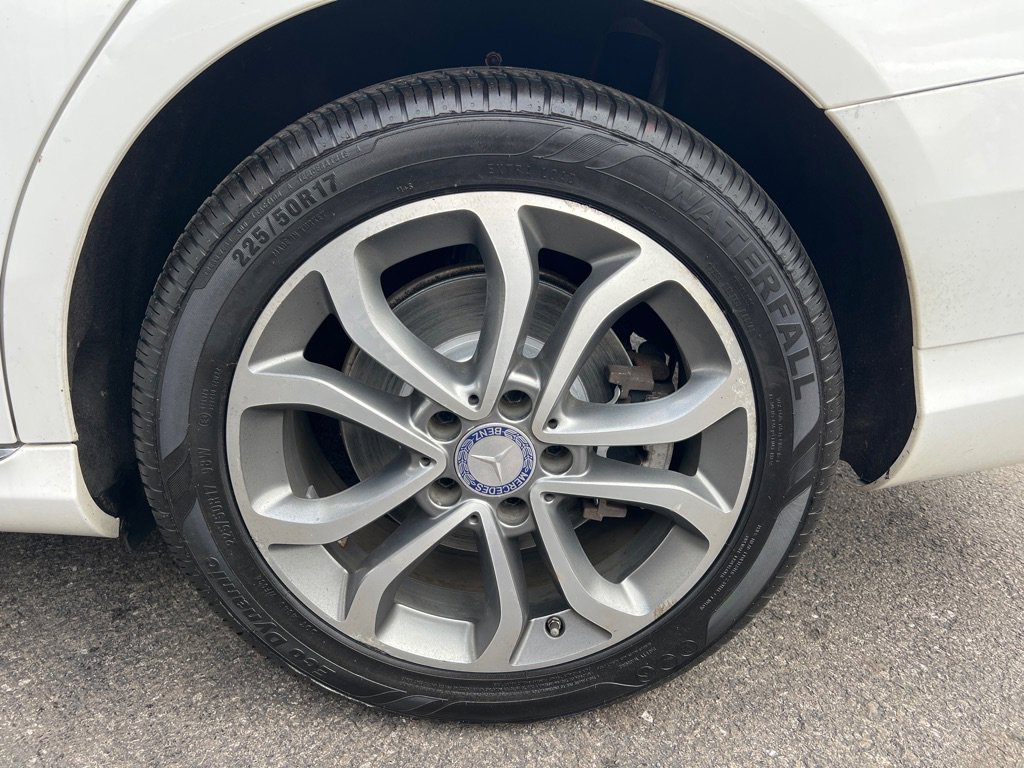 Used 2015 Mercedes-Benz C 300 4MATIC Sedan image 24