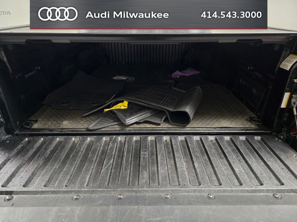 Used 2020 Toyota Tacoma SR5 AWD/4WD image 10