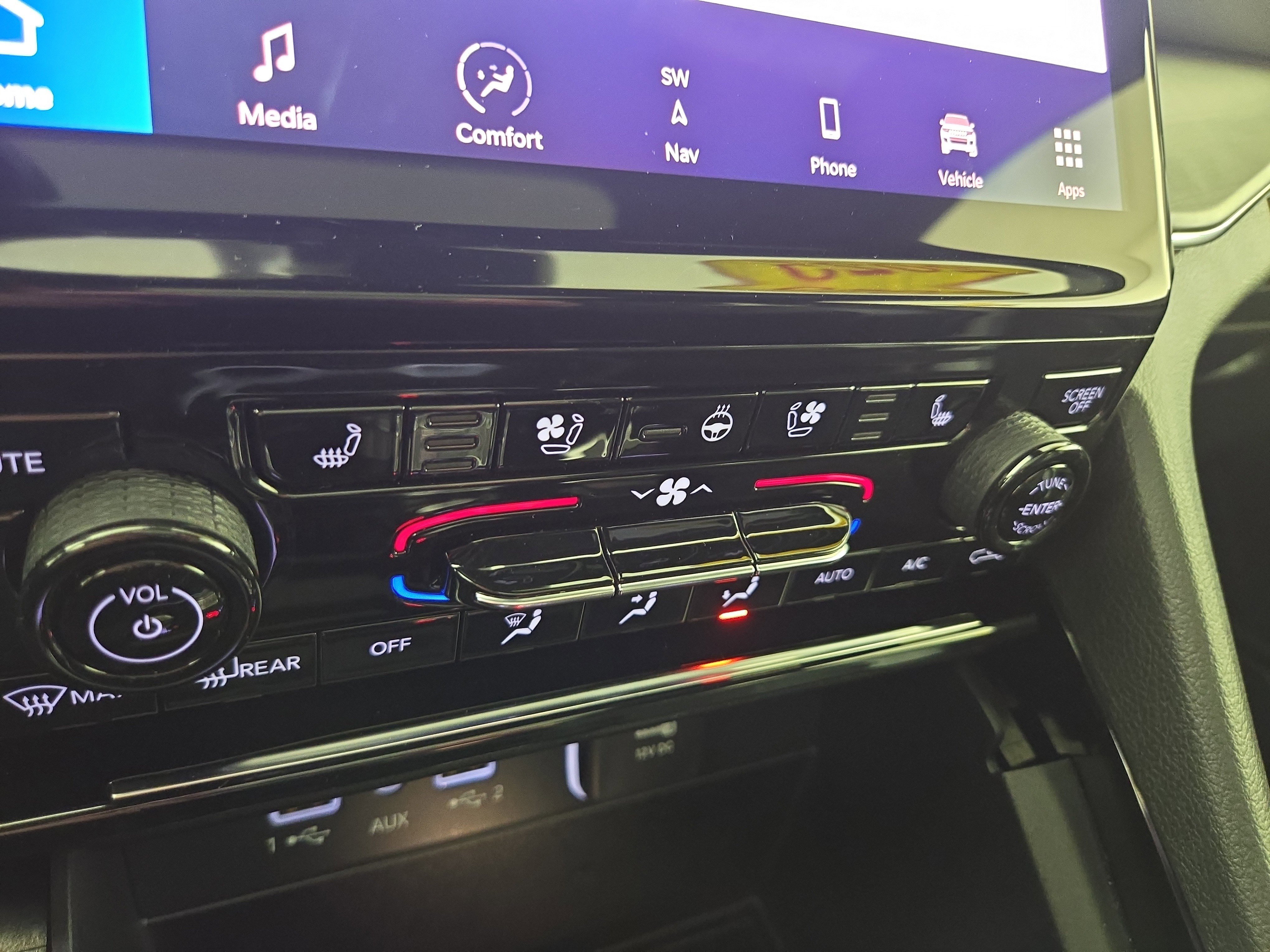 Certified 2025 Jeep Grand Cherokee Overland image 28