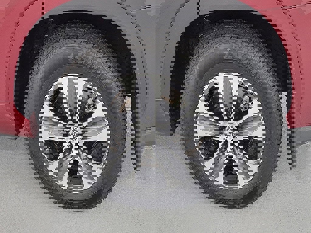 Used 2022 Toyota Highlander XLE image 11