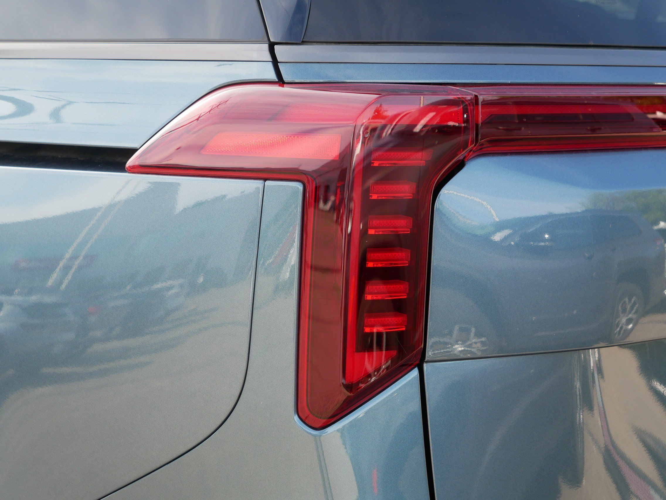 Certified 2025 Kia Carnival SX Prestige FWD image 17