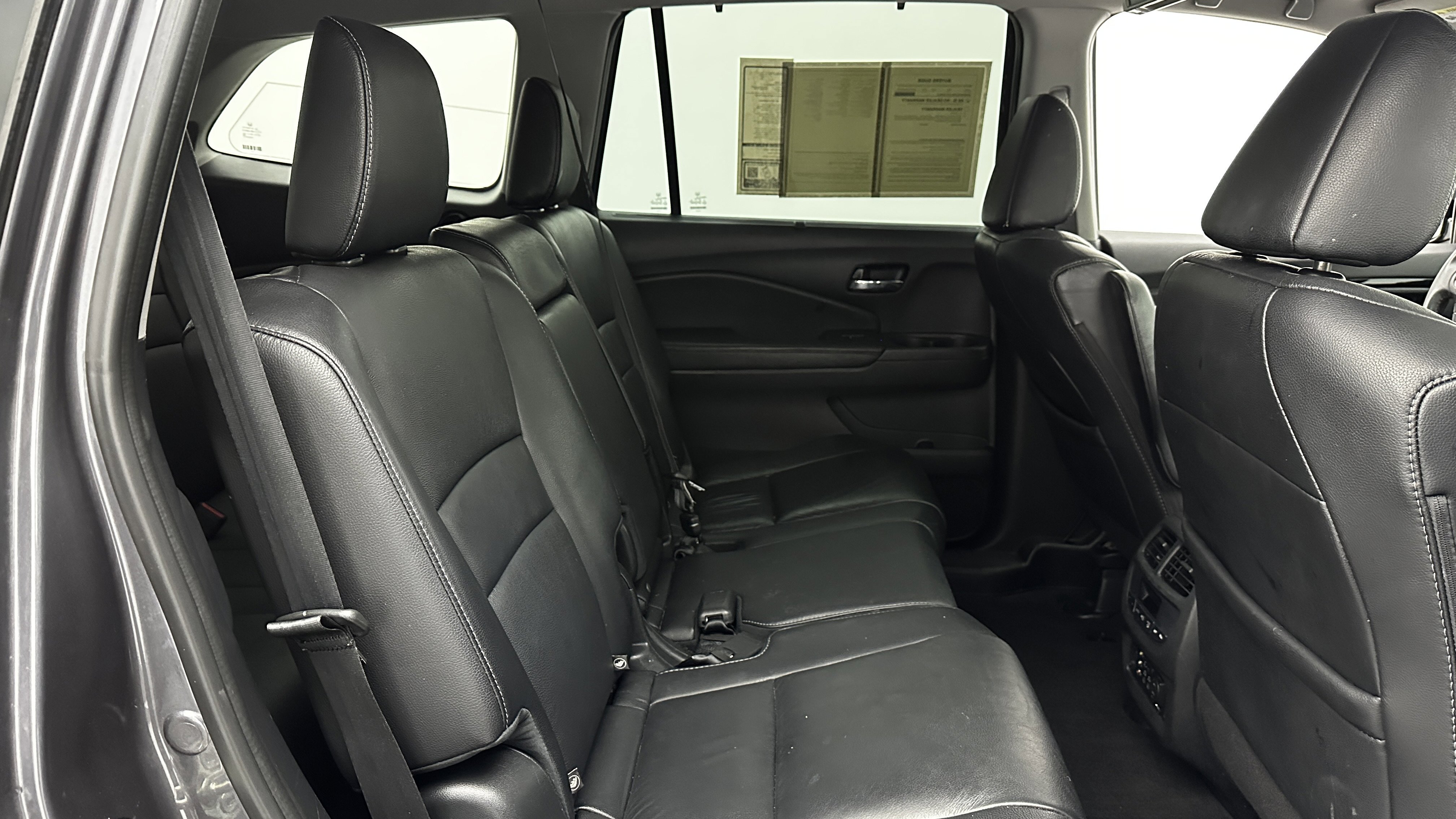 Used 2018 Honda Pilot Touring image 32