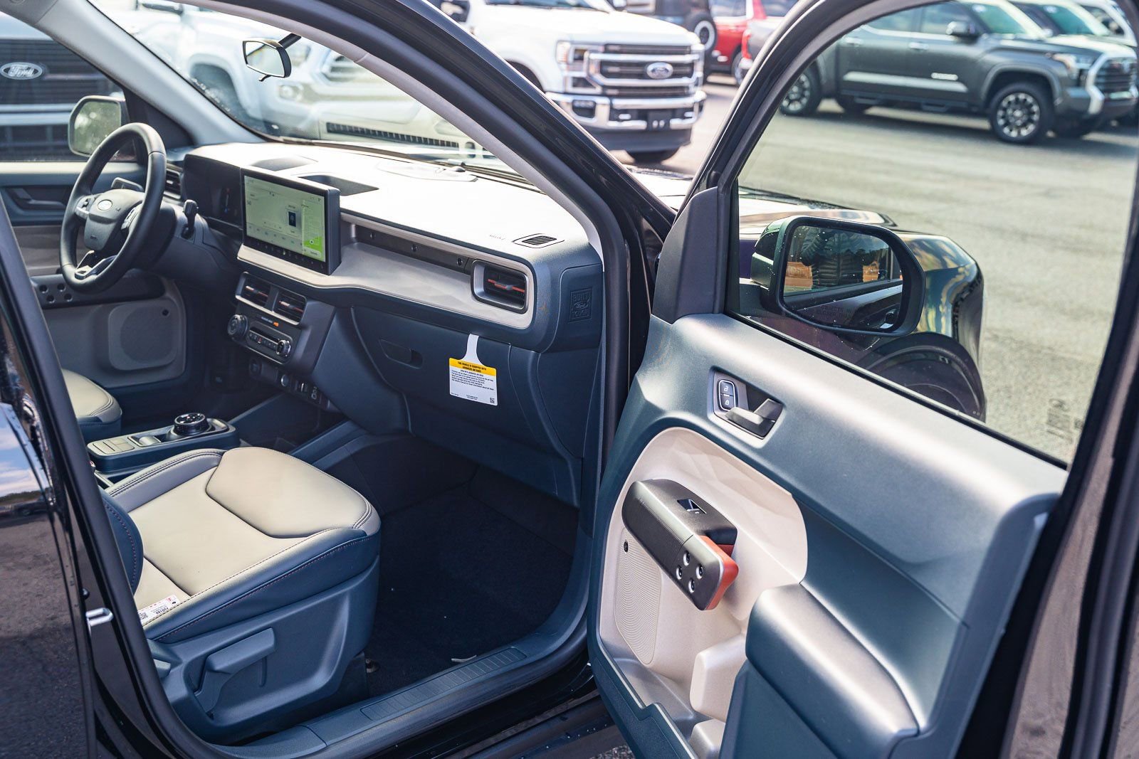 New 2026 Ford Maverick Lariat image 7