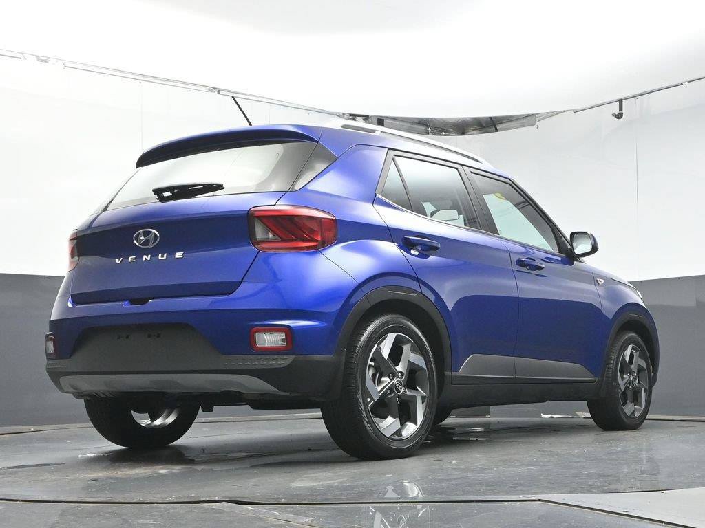 Used 2023 Hyundai Venue SEL FWD image 36