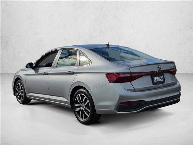Used 2025 Volkswagen Jetta SE FWD image 8