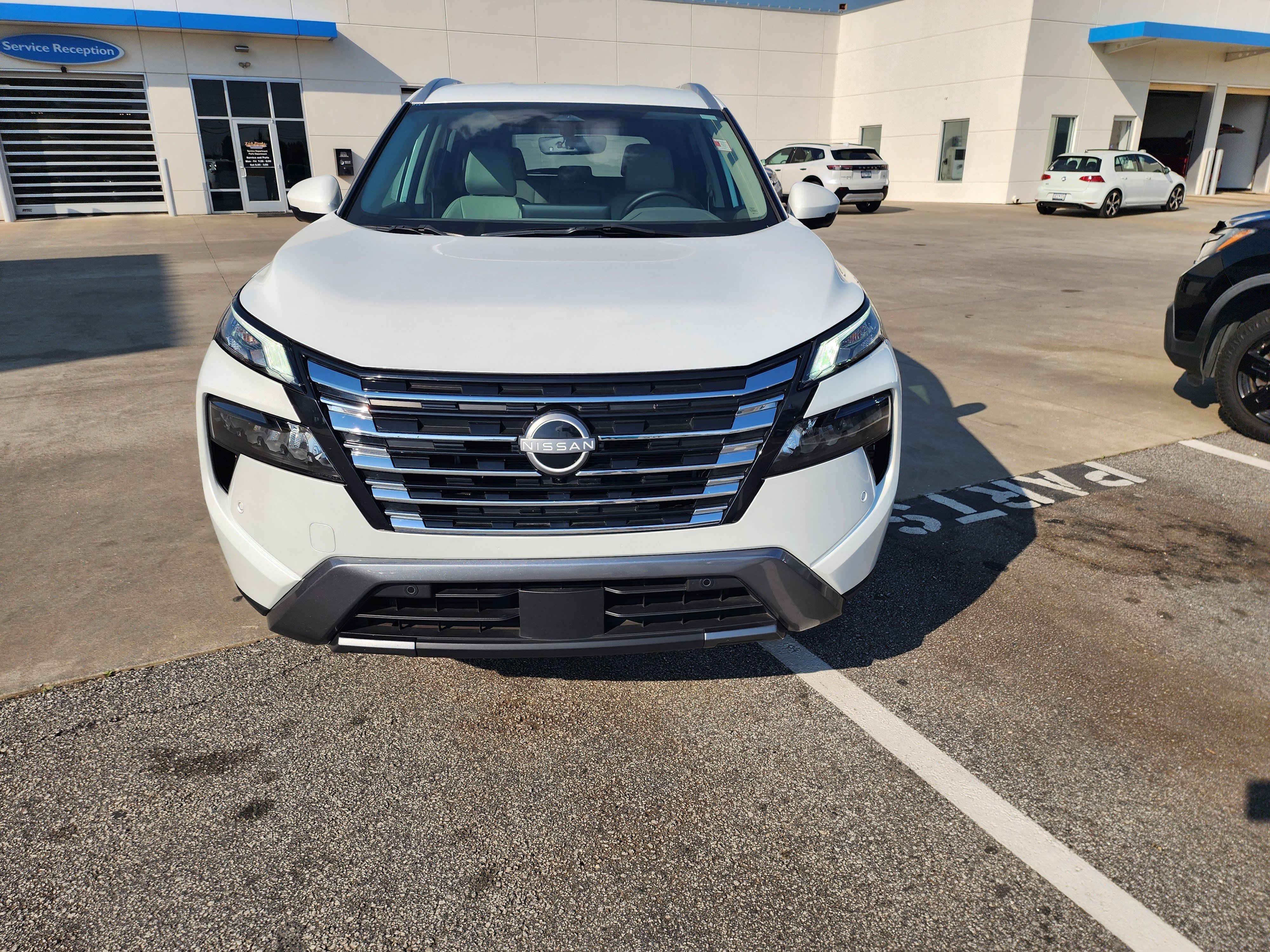 Used 2024 Nissan Rogue SL image 10