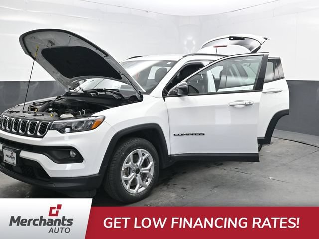 Used 2025 Jeep Compass Latitude AWD/4WD image 45