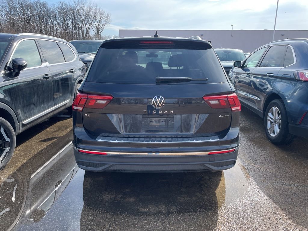 Used 2022 Volkswagen Tiguan SE AWD/4WD image 3