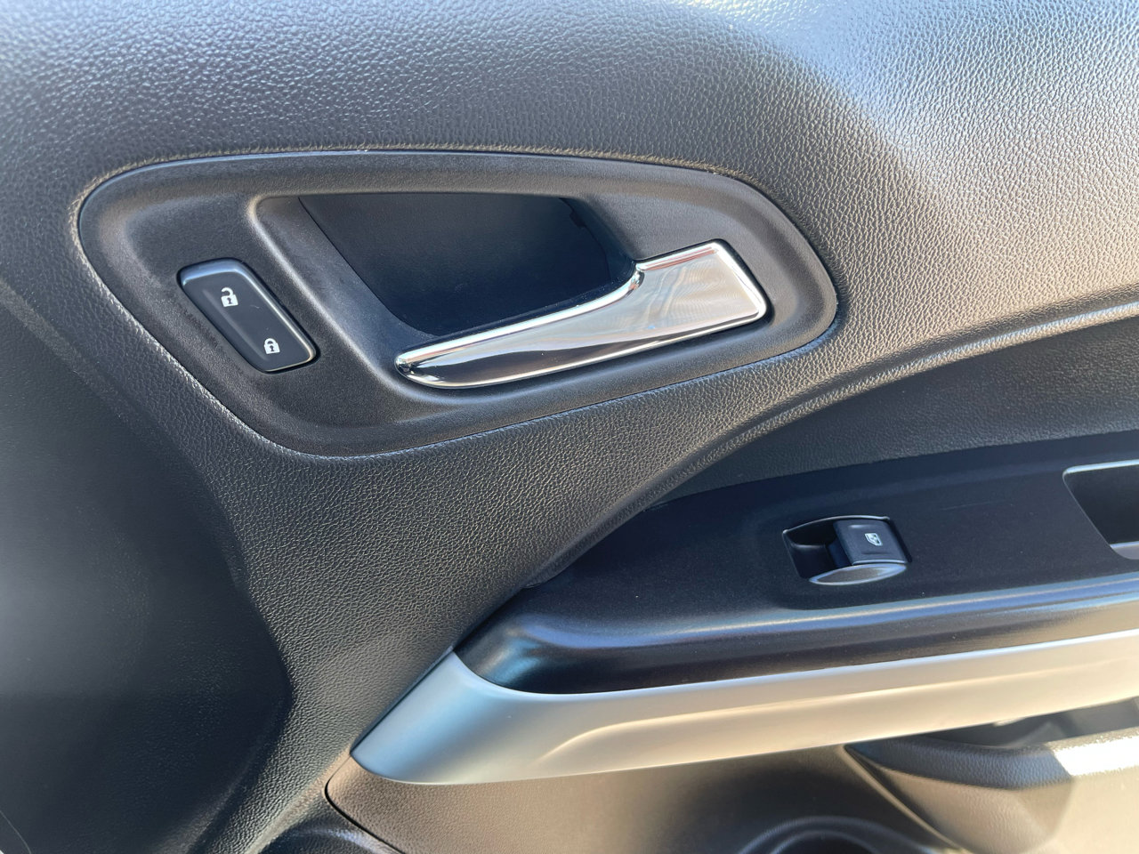 Used 2022 Chevrolet Colorado LT w/ Safety Package image 15