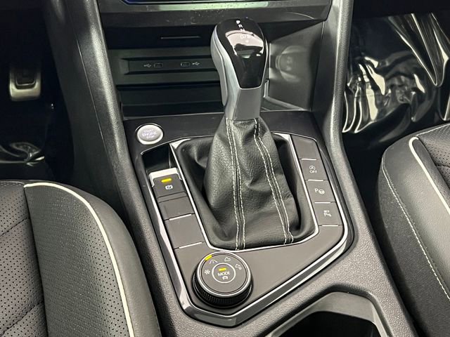 Used 2024 Volkswagen Tiguan SEL R-Line image 43