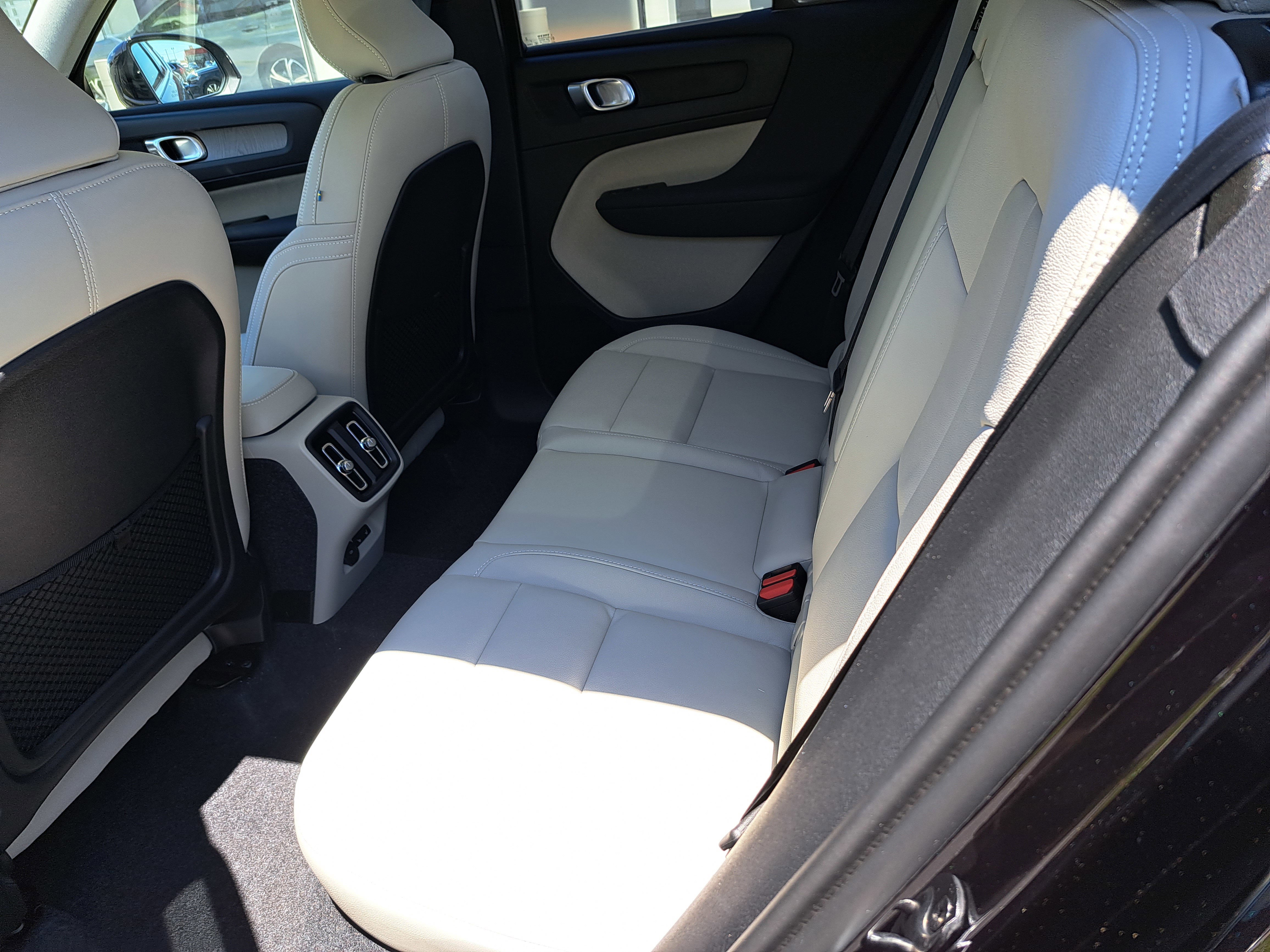 New 2026 Volvo XC40 B5 Plus w/ Protection Package Premier image 7