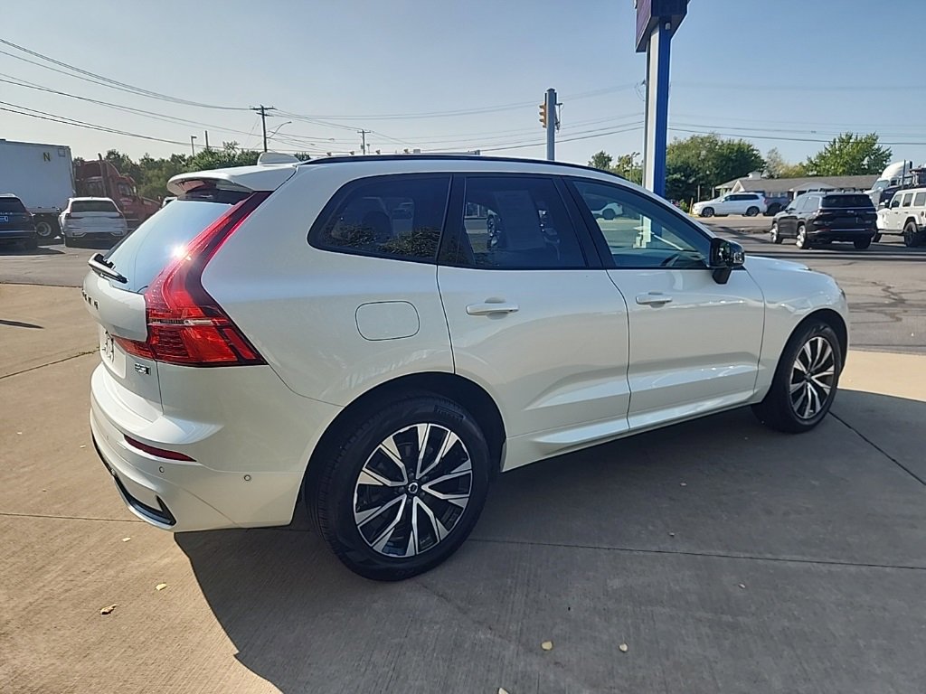 Certified 2025 Volvo XC60 B5 Plus image 7